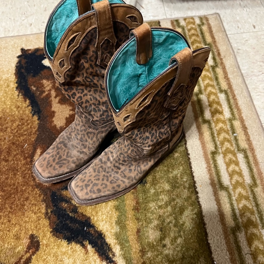 Corral boots
